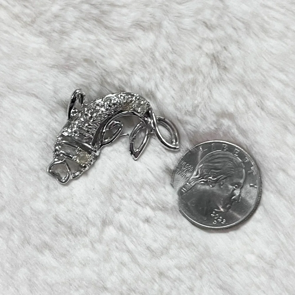 🔮‎ 5/$25 Silver Tone Fish Pin